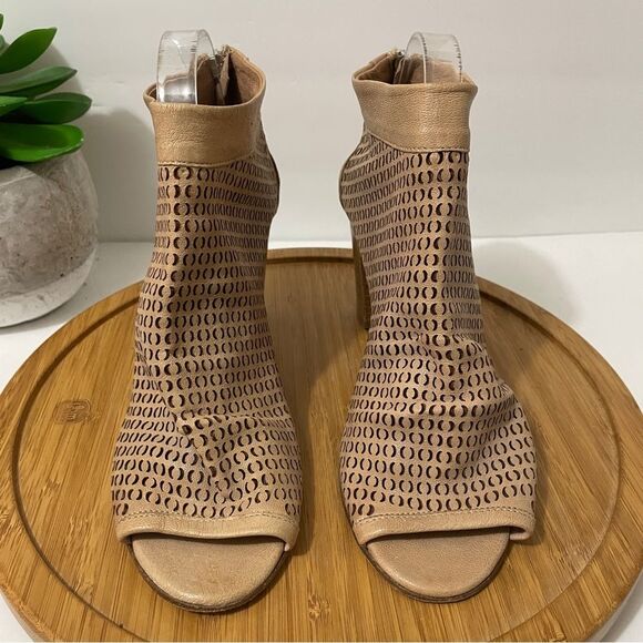 Ron White Shyla Tan Leather Bootie Women's 10 Peep Toe Block Heel Boho Chic - Picture 3 of 9